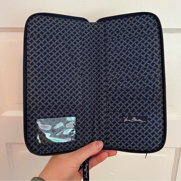 Vera Bradley Travel Organizer Wallet Clutch Nantucket Navy - Picture 4 of 4